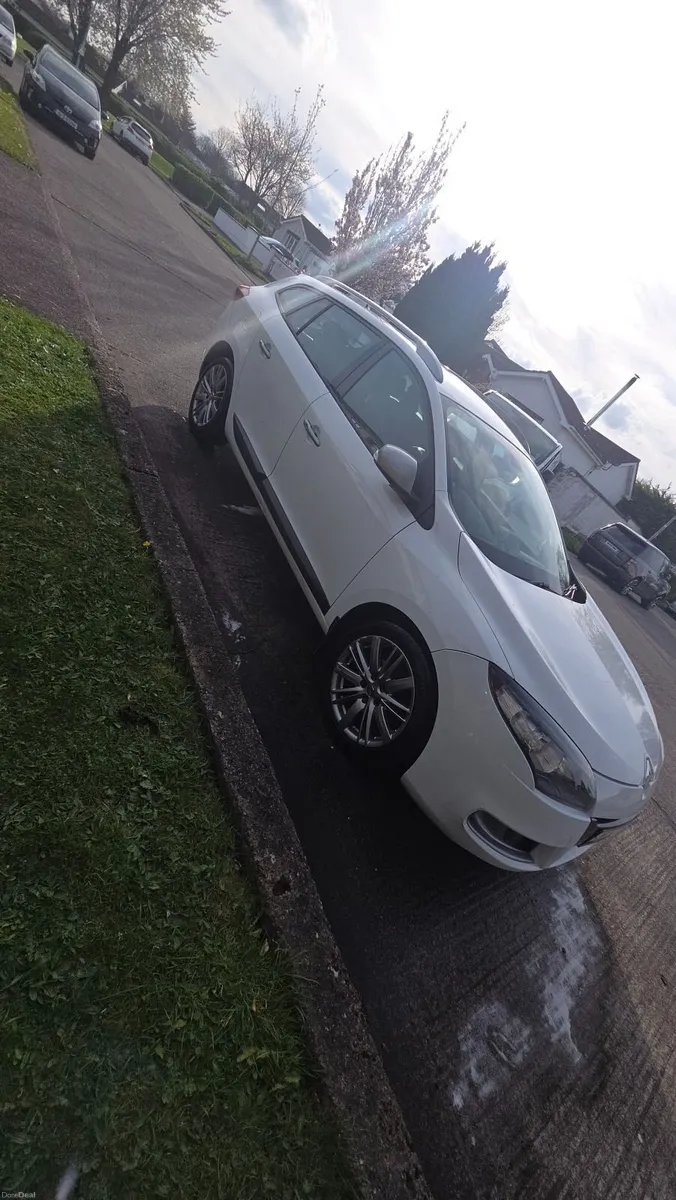 Renault Megane 2011 - Image 1