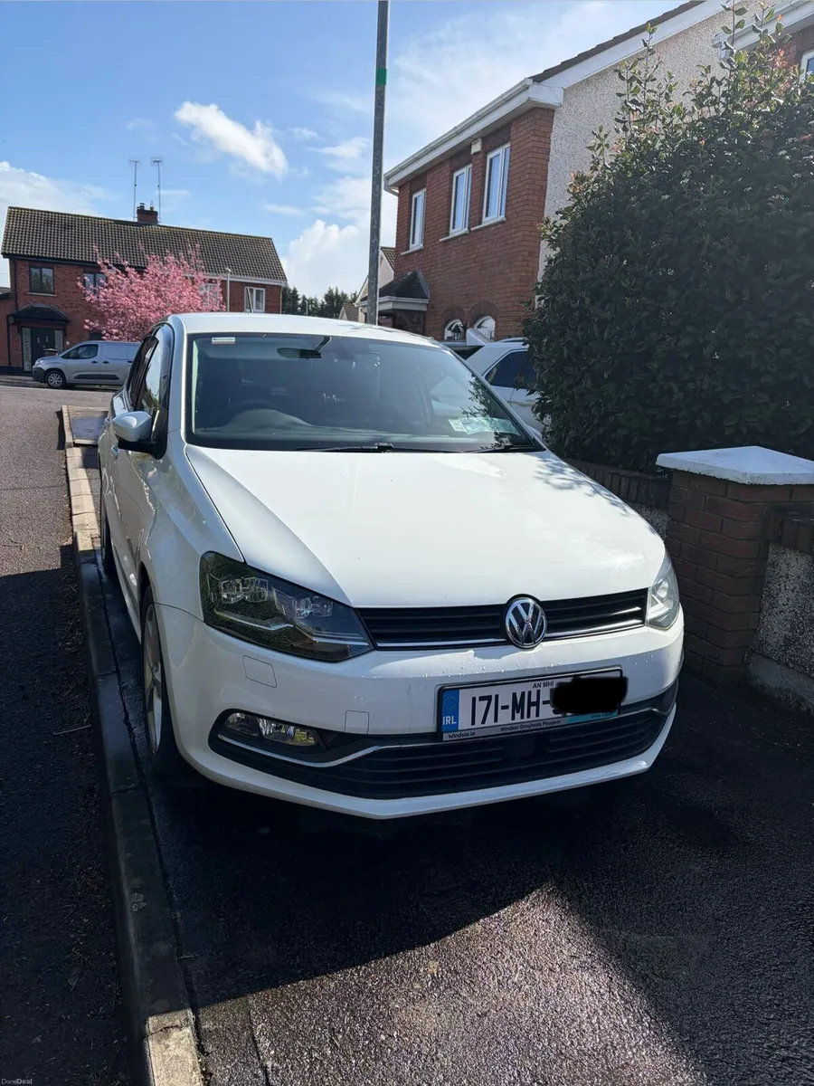 Volkswagen Polo 1.2 TSI BlueMotion Automatic 2017 - Image 1
