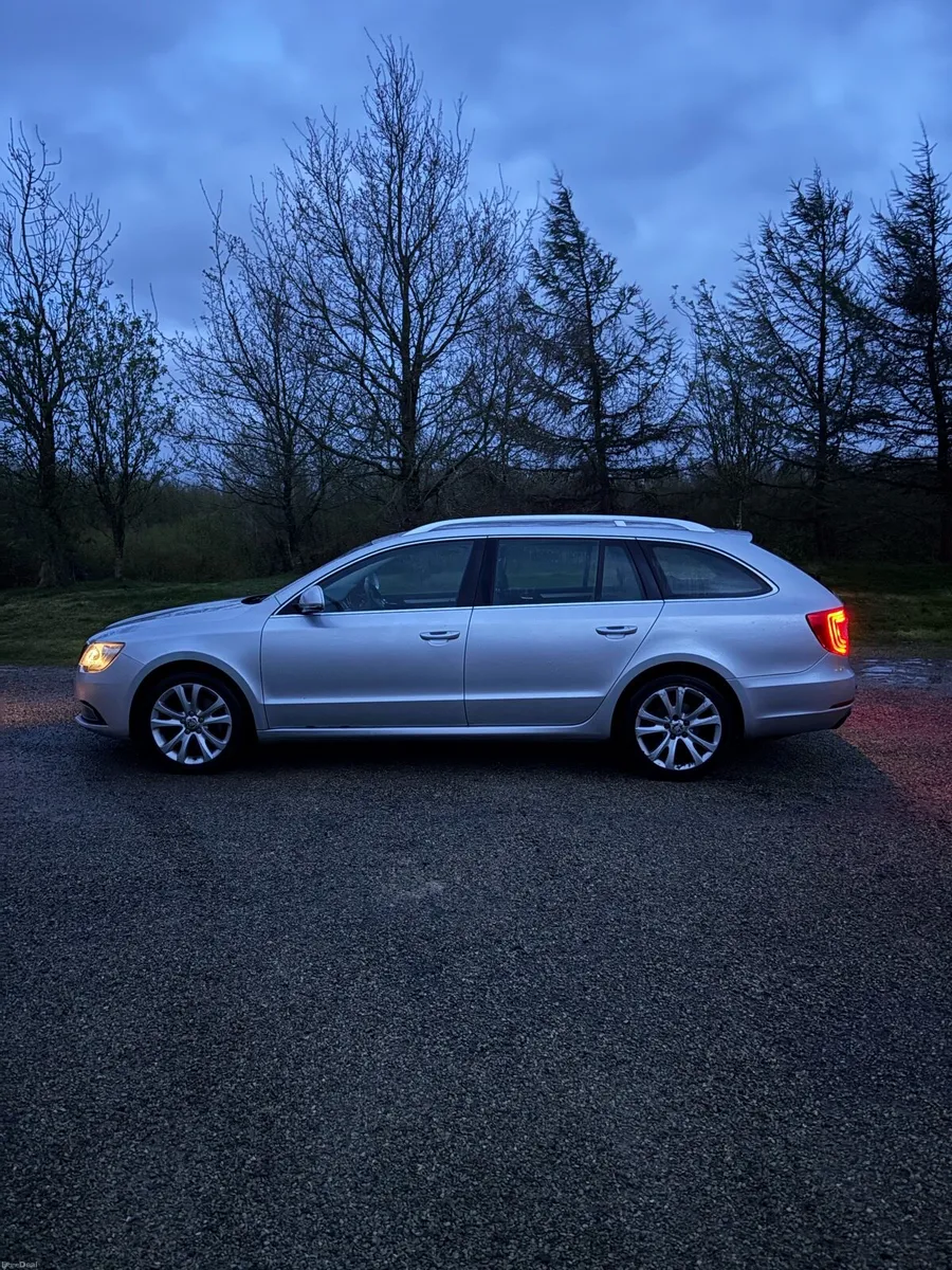 Skoda Superb Estate 2.0L 132 - Image 3