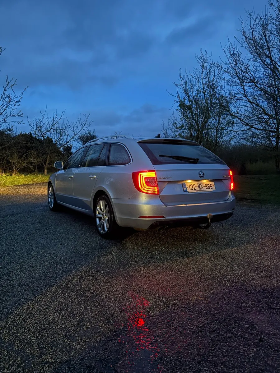 Skoda Superb Estate 2.0L 132 - Image 4