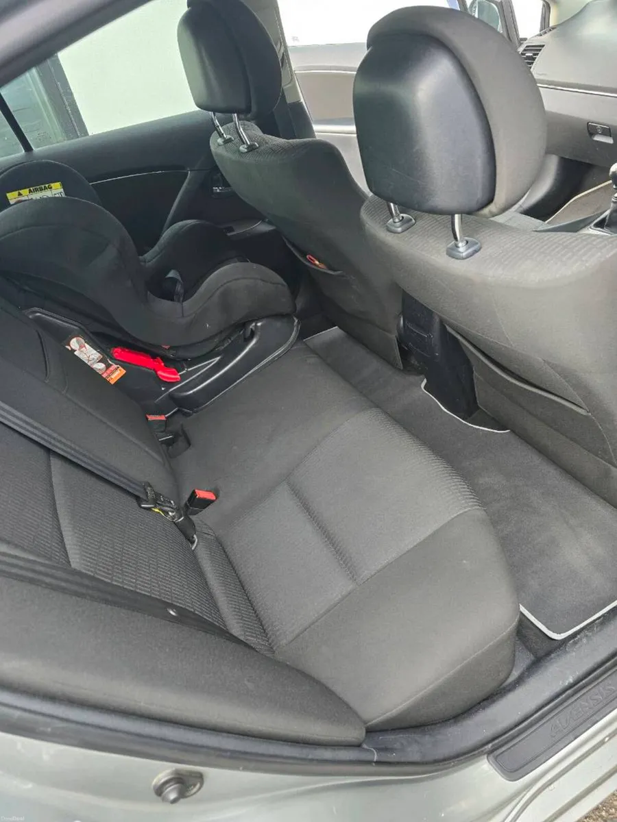 2010 Toyota avensis D4D - Image 3