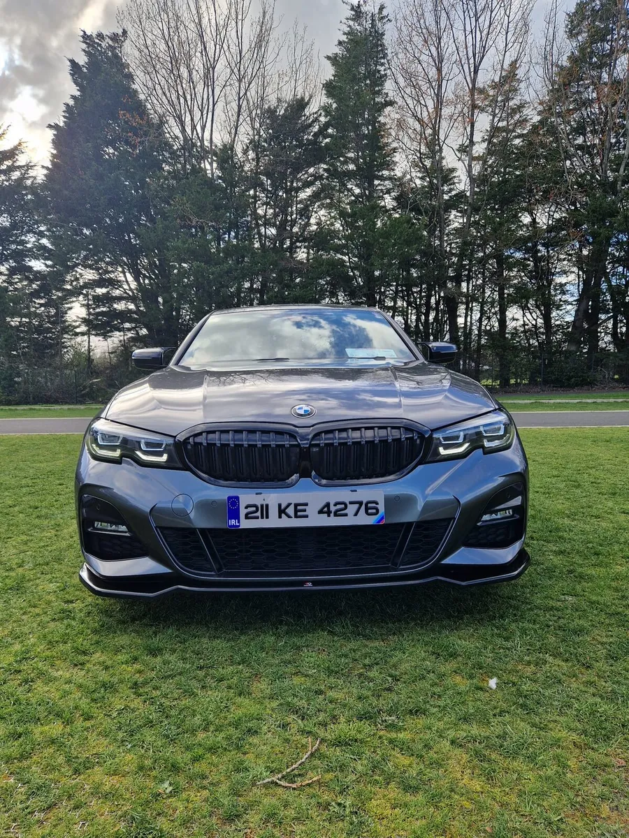 BMW 330e  Plughin hybrid - Image 4