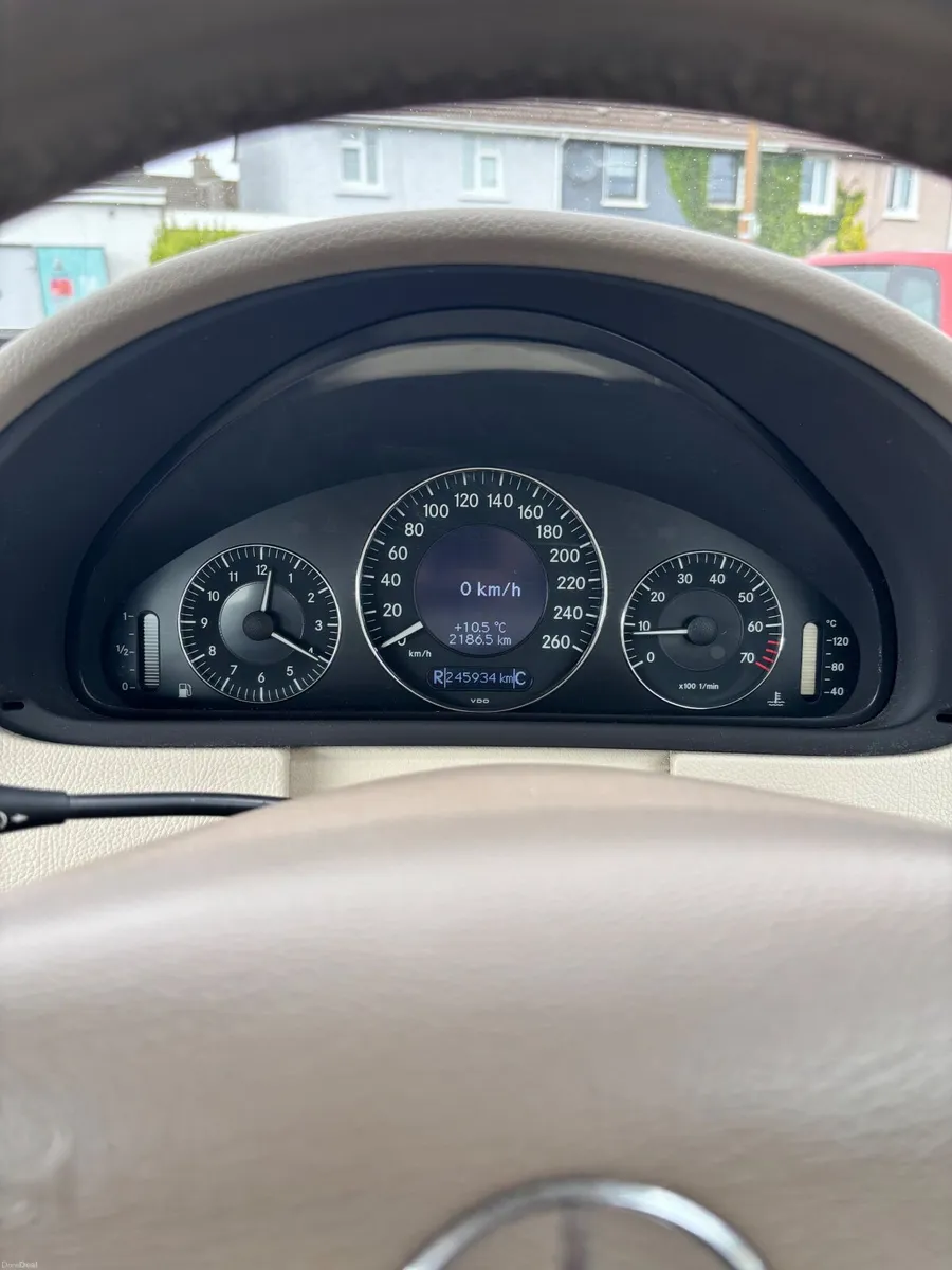 Mercedes-Benz CLK 2008 - Image 2