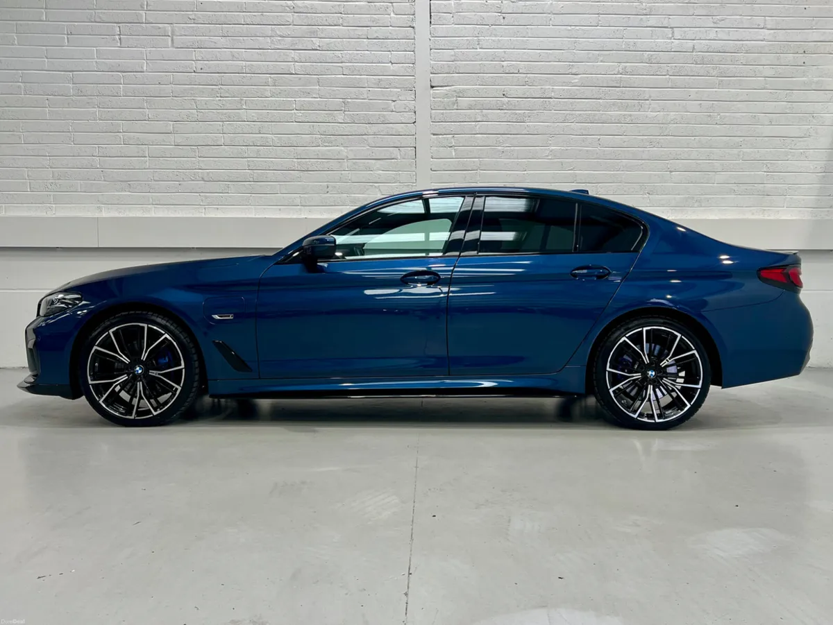BMW 5 Series 530e M Sport 290bhp Auto Saloon - Image 4