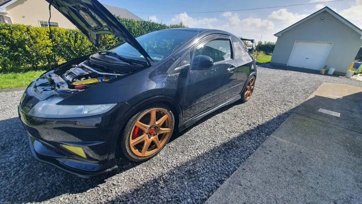 FN2 TYPE R GT - Image 2