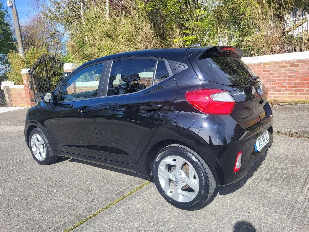 Hyundai i10 Deluxe | ONE OWNER | Only 28,000 kms - Image 2