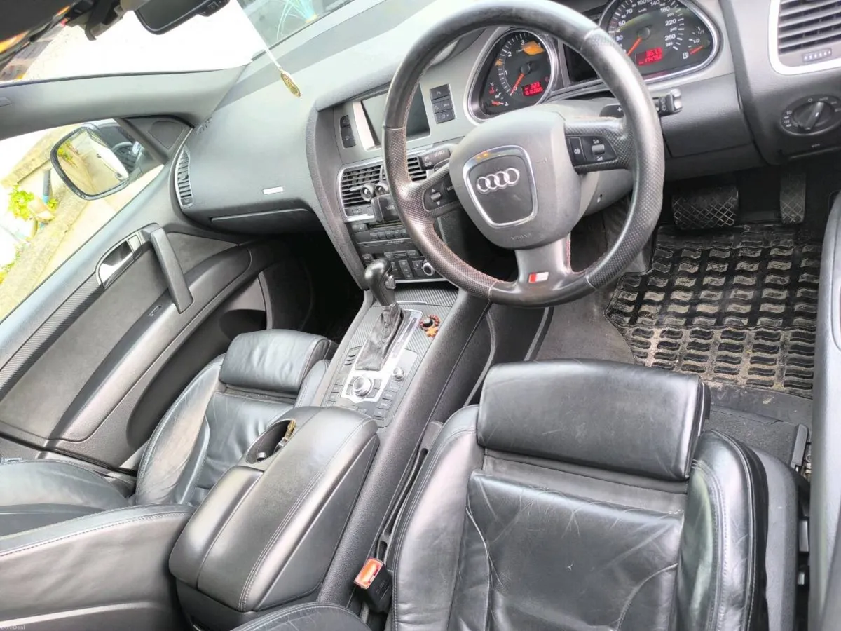 Audi Q7---5seats ---€333 - Image 2