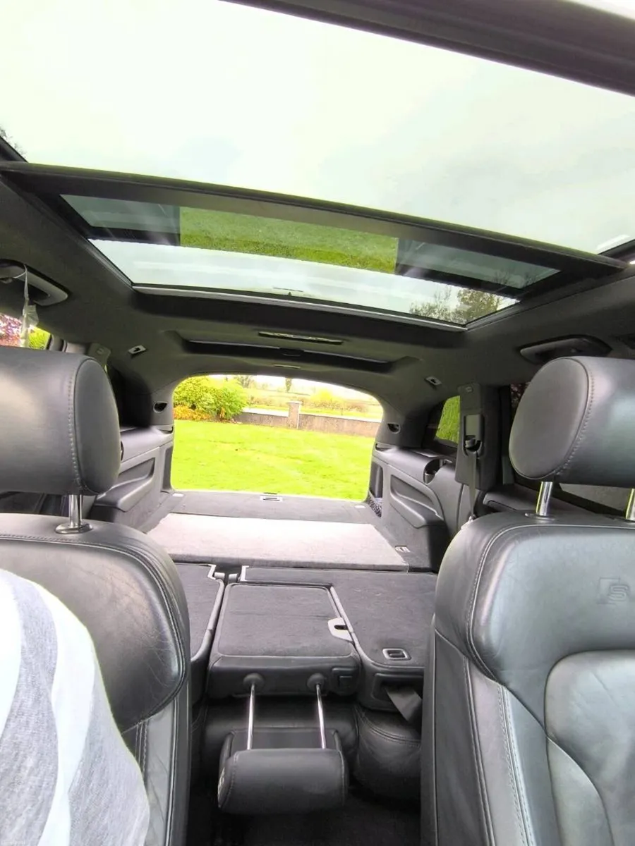 Audi Q7---5seats ---€333 - Image 4