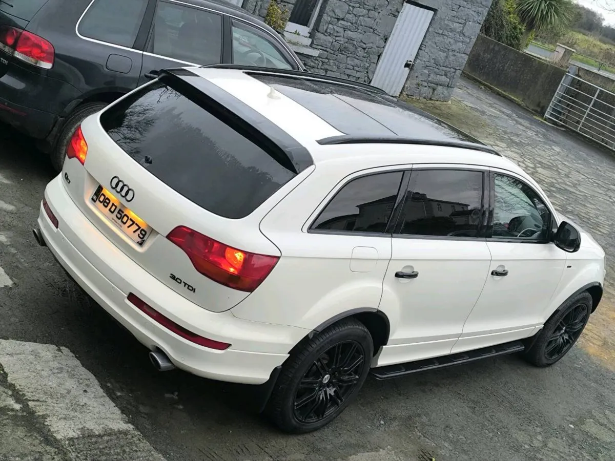 Audi Q7---5seats ---€333 - Image 1