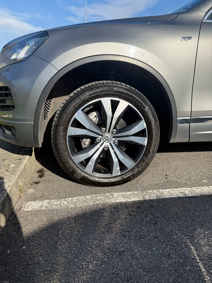 Volkswagen Touareg - Image 4