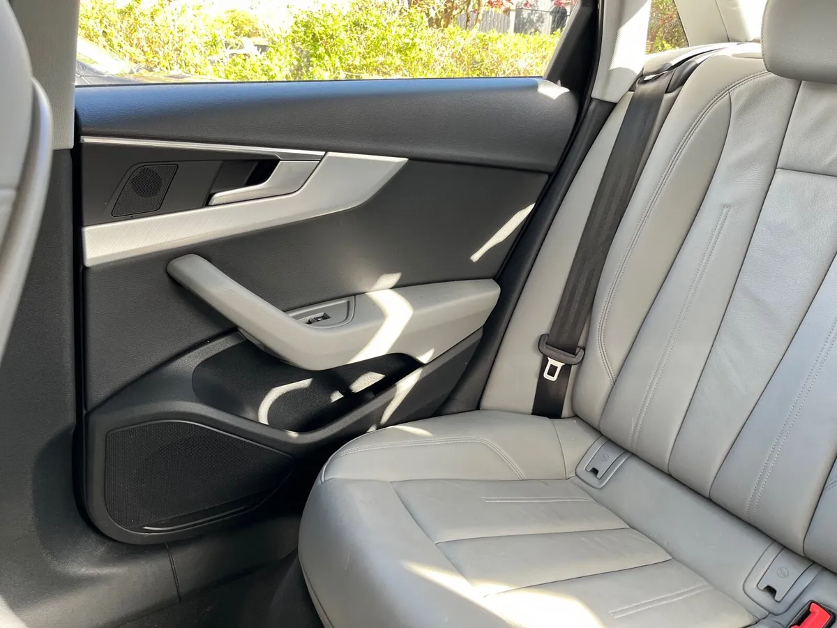 Audi A4 2020 - Image 2