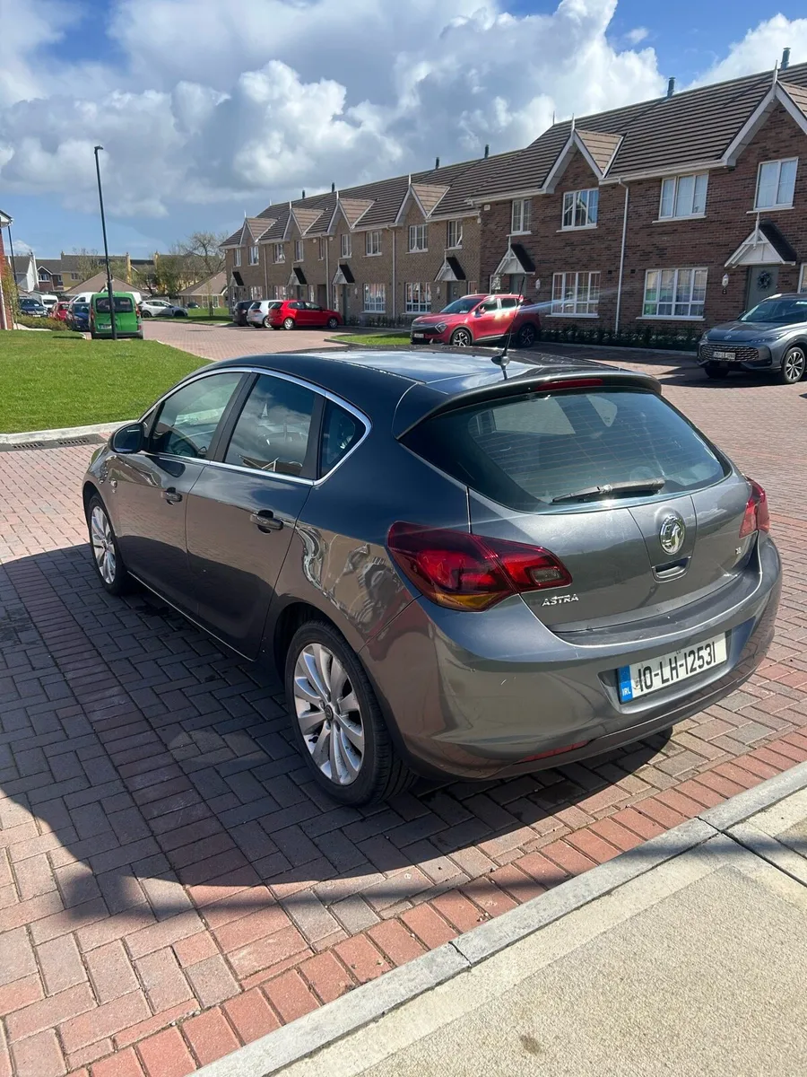 2010 Vauxhall Astra SE 1.6 (Fresh NCT) - Image 4
