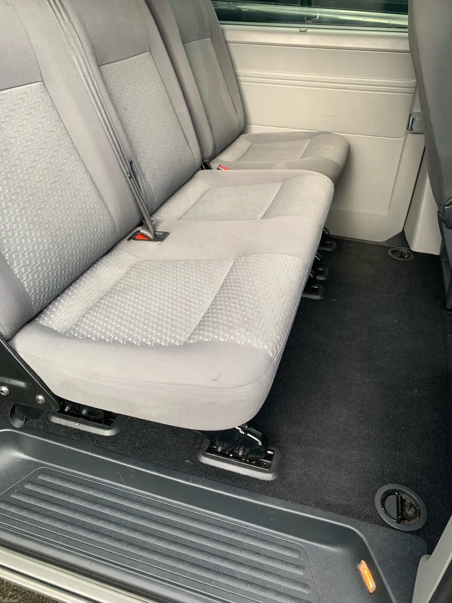 Volkswagen Transporter - Image 4