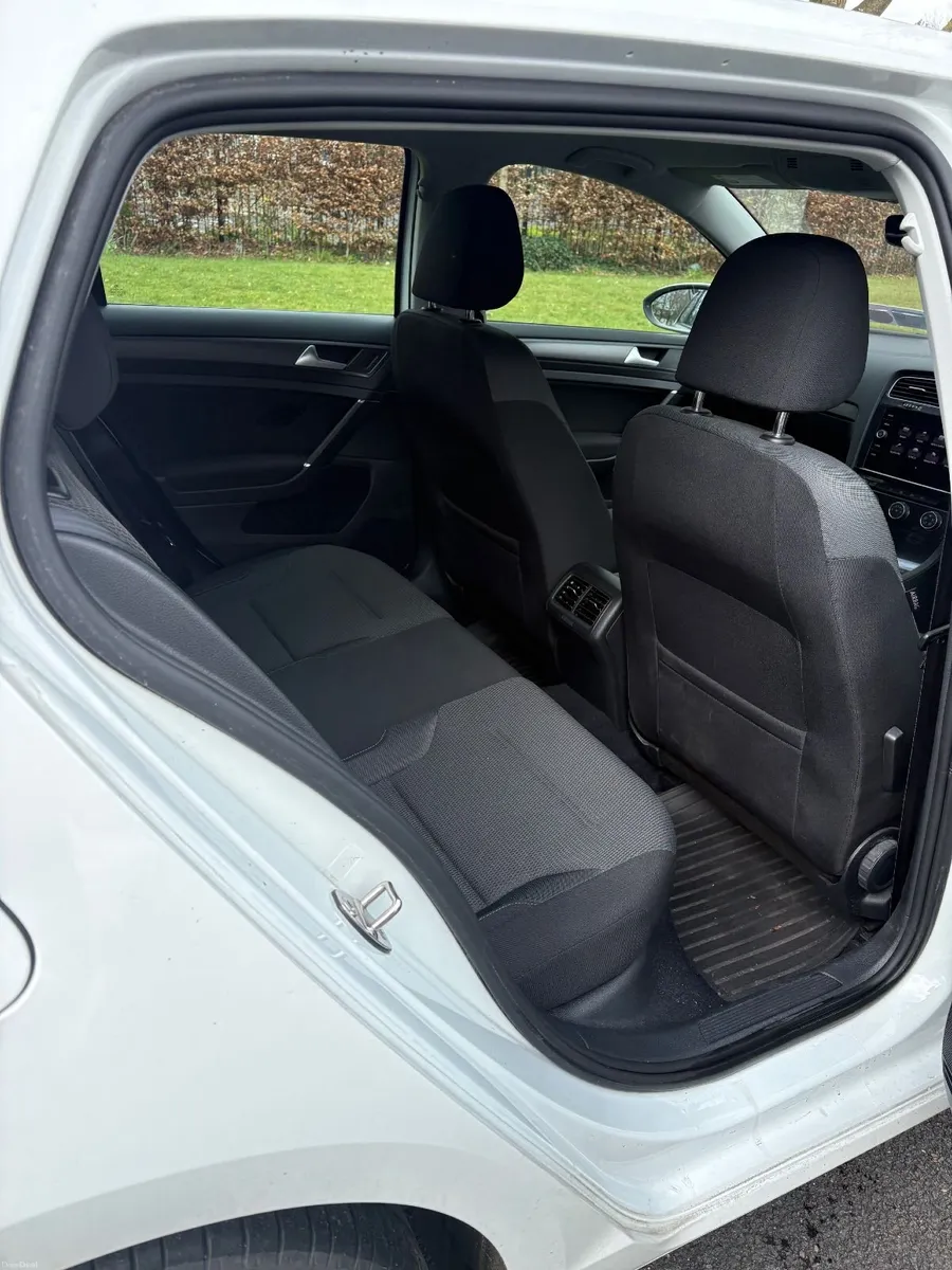 Volkswagen Golf SE Navigation TDI 1.6 5dr - Image 2