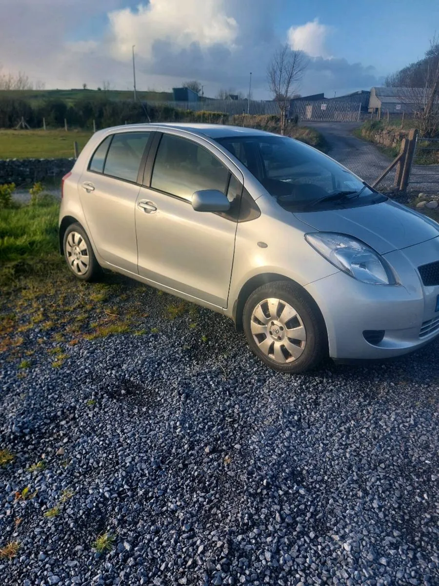 Toyota  yaris - Image 2