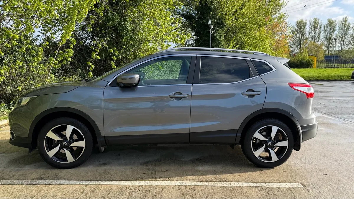 Nissan Qashqai 1.2 SV CVT Premium 17 4DR AUT, 2017 - Image 3