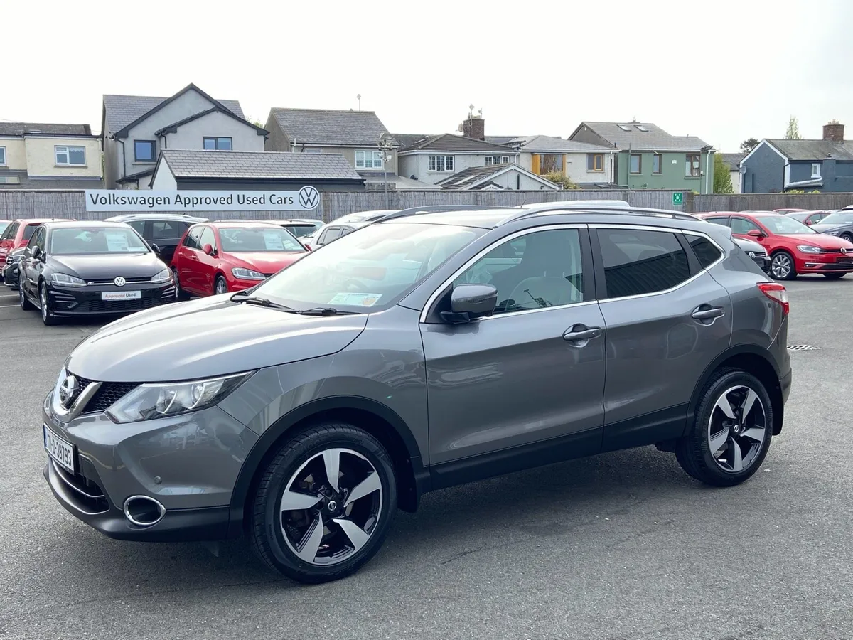 Nissan Qashqai 1.2 SV CVT Premium 17 4DR AUT, 2017 - Image 1