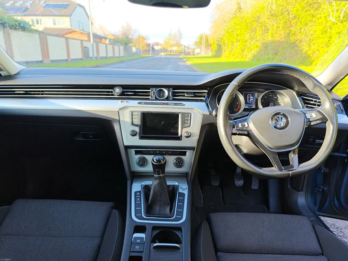 Volkswagen Passat 2016 - Image 4