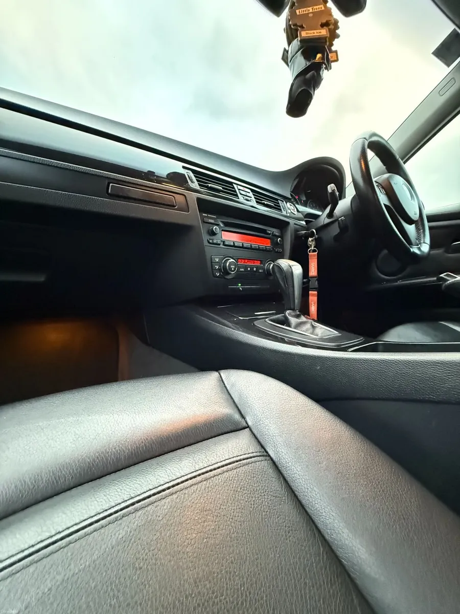 BMW 3-Series 2007 - Image 5