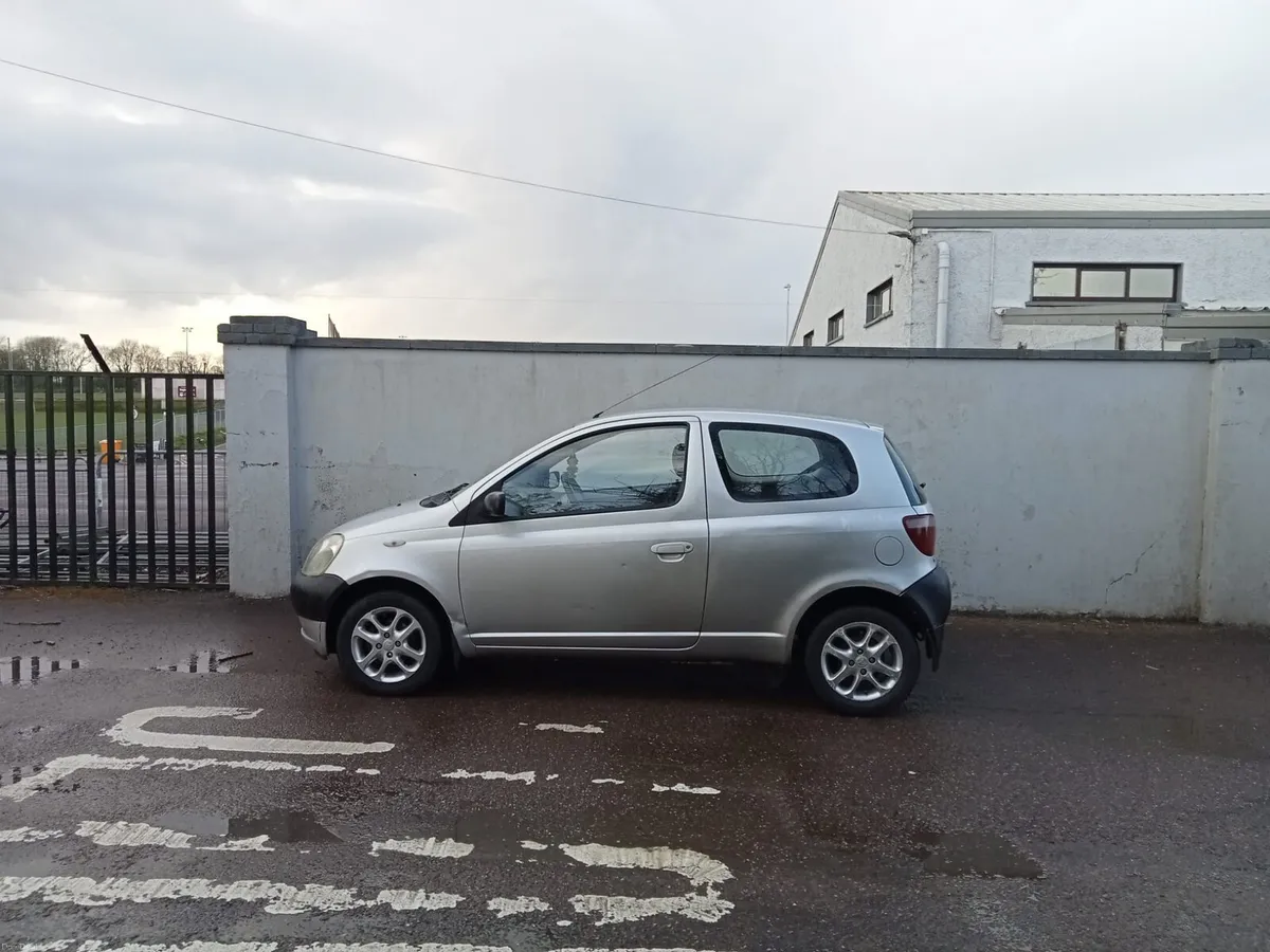 Toyota Yaris - Image 2
