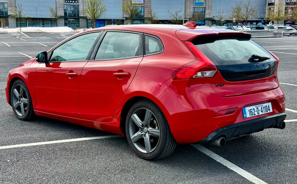 2016 Volvo V40 T2 R-Design - Image 6