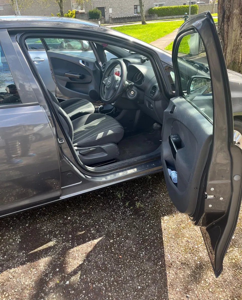 Opel Corsa 2011 - Image 4