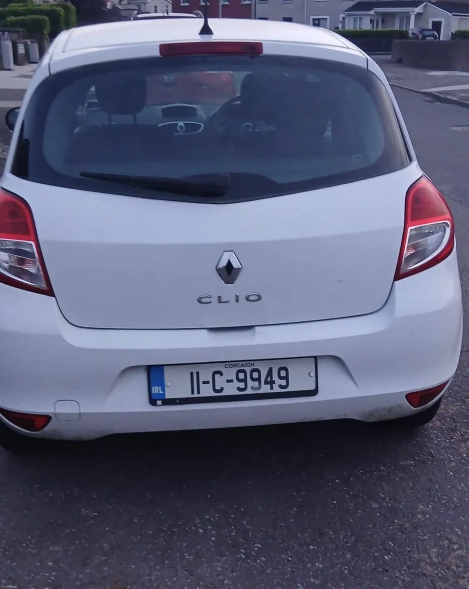 Renault Clio 2011 - Image 2