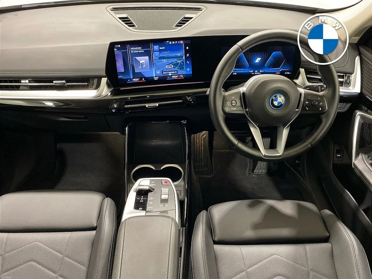 BMW iX1 xDrive30 xLine - Image 4