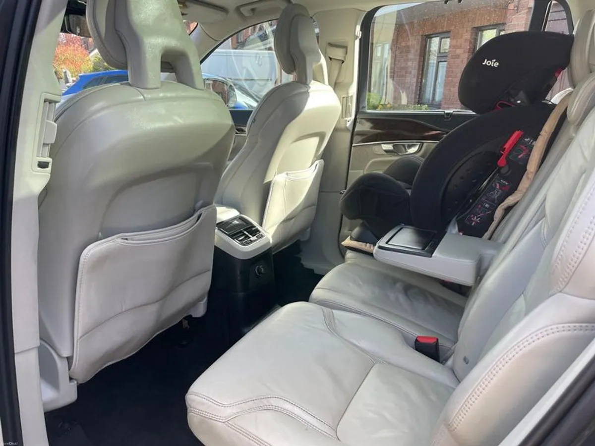2017 Volvo XC90 - Image 4