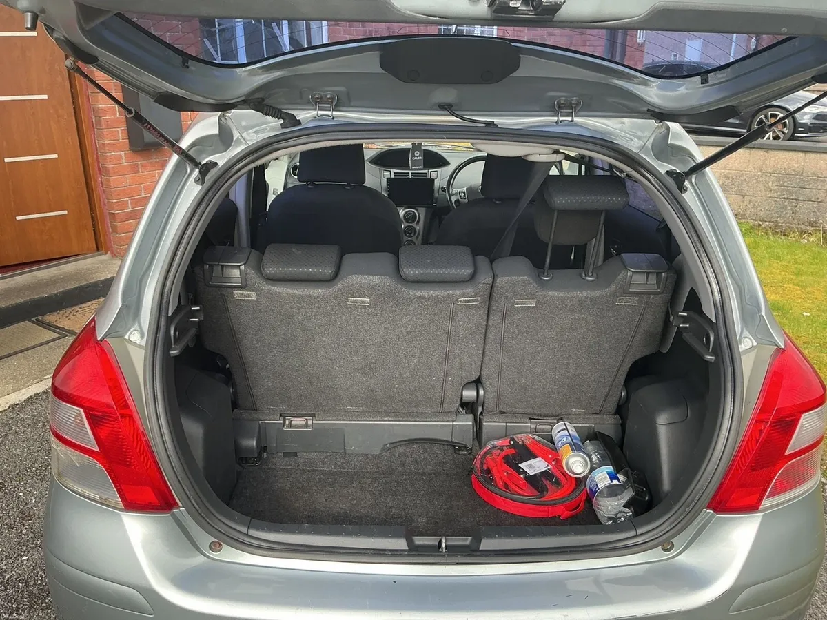 Toyota yaris - Image 2