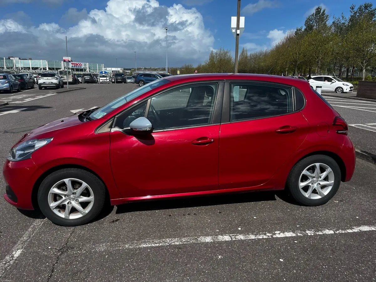 Peugeot 208 - Image 3