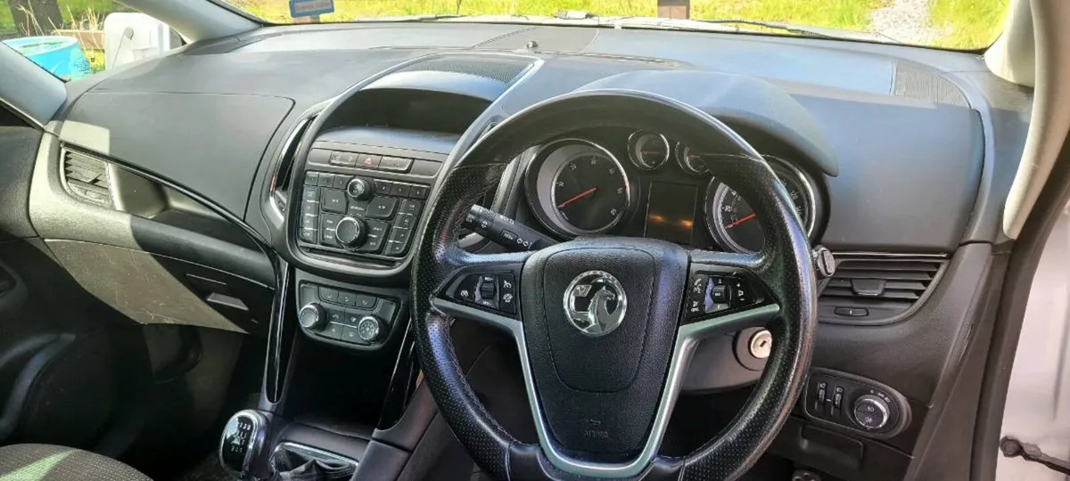 2015 Vauxhall Zafira (Low Milage) - Image 3