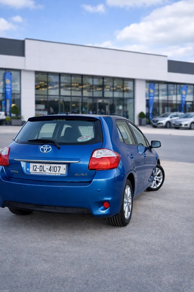 Toyota Auris 2012 - Image 3