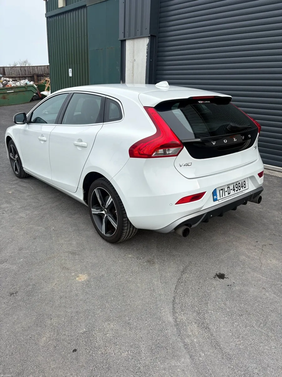 Volvo v40 - Image 4