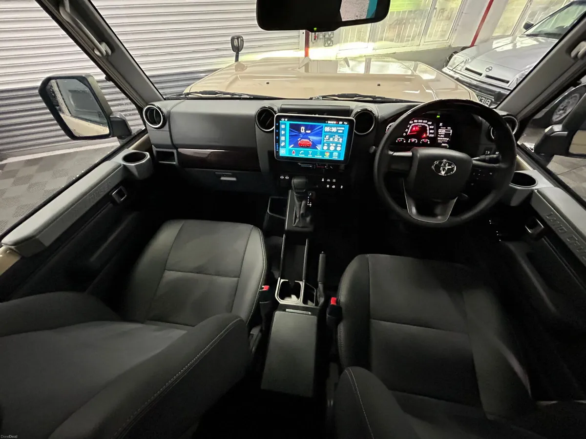 2025 TOYOTA LAND CRUISER 70 SERIES 2.8 D4D AUTO - Image 4