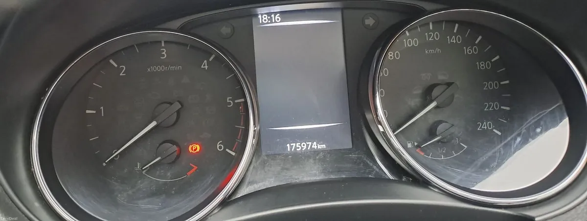 Nissan Qashqai 2017 (Pan Roof, NCT, Tax) - Image 2