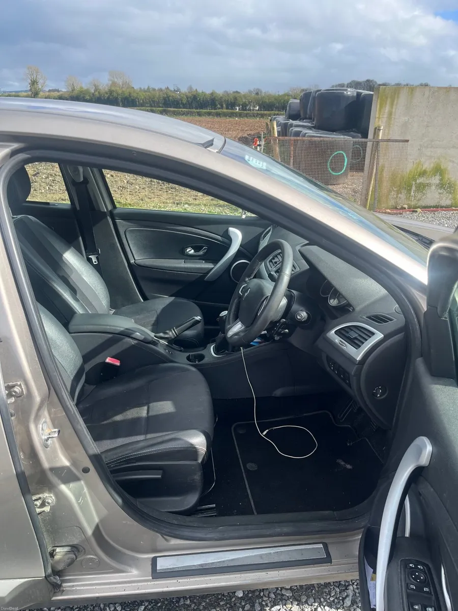 Renault Fluence 2011 - Image 3