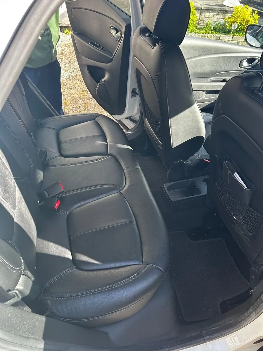 Renault Captur Genuine Super Low Mileage - Image 4
