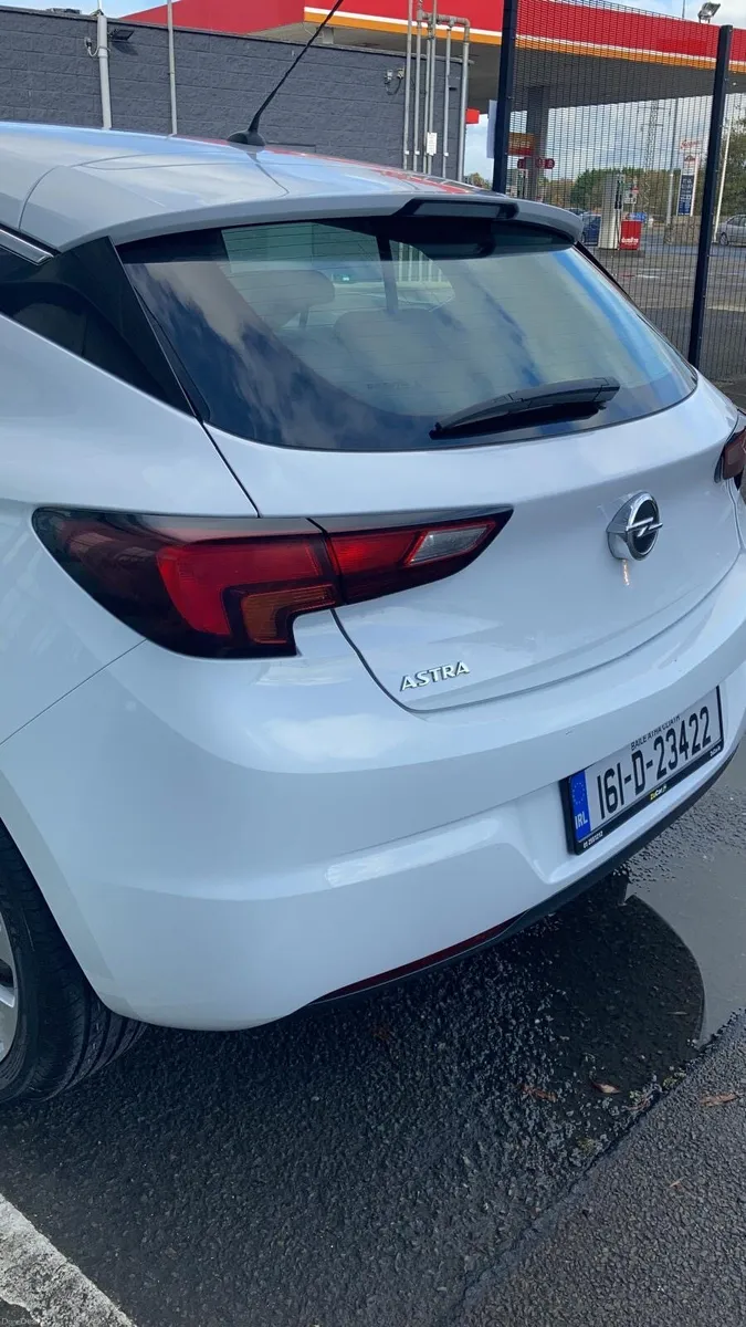 Opel Astra - Image 2