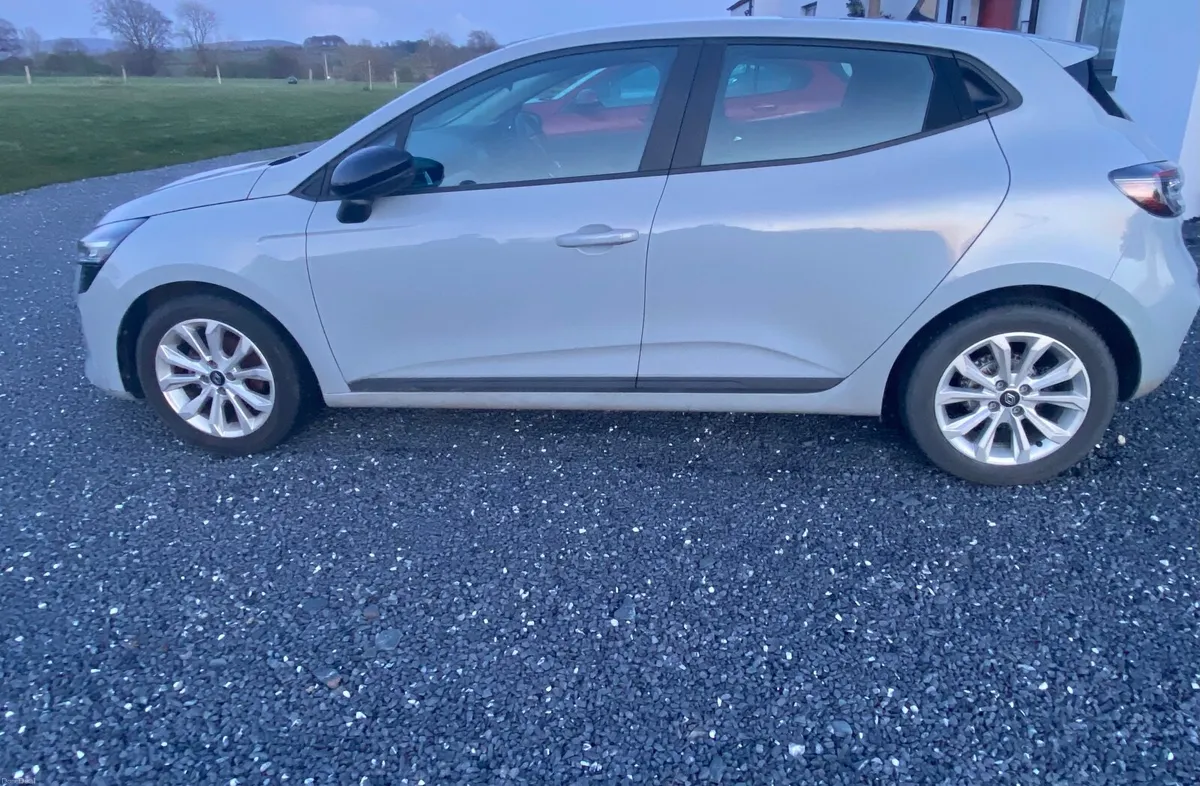 Renault Clio 2024 - Image 2