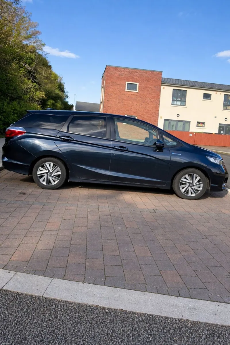 2017 Honda Shuttle Hybrid - Image 1