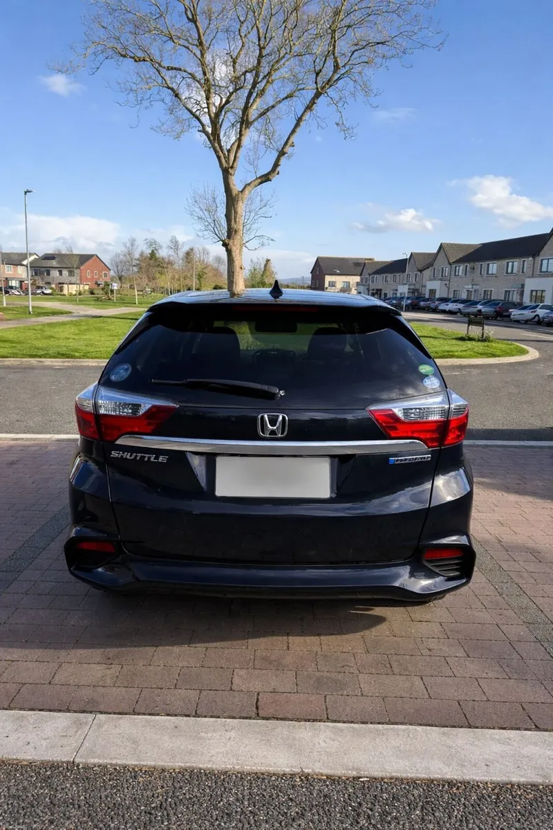 2017 Honda Shuttle Hybrid - Image 3