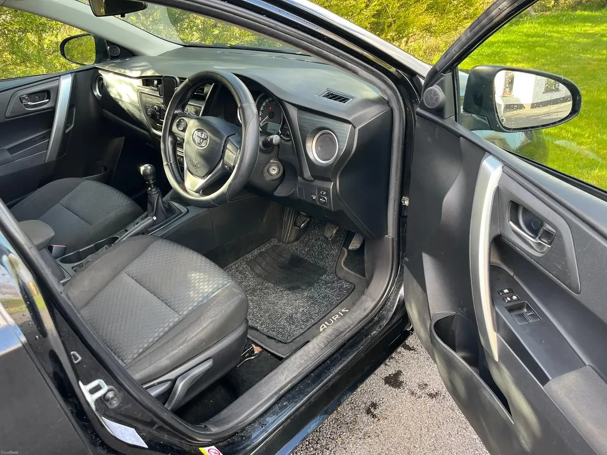 Toyota Auris 2014 - Image 3