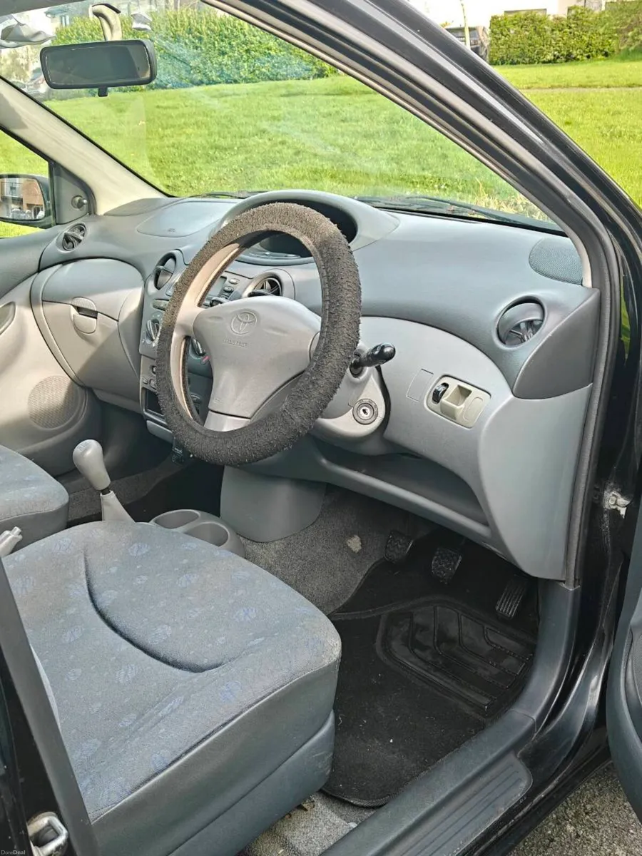 Toyota Yaris 2002 – 1.0 Petrol - Image 1
