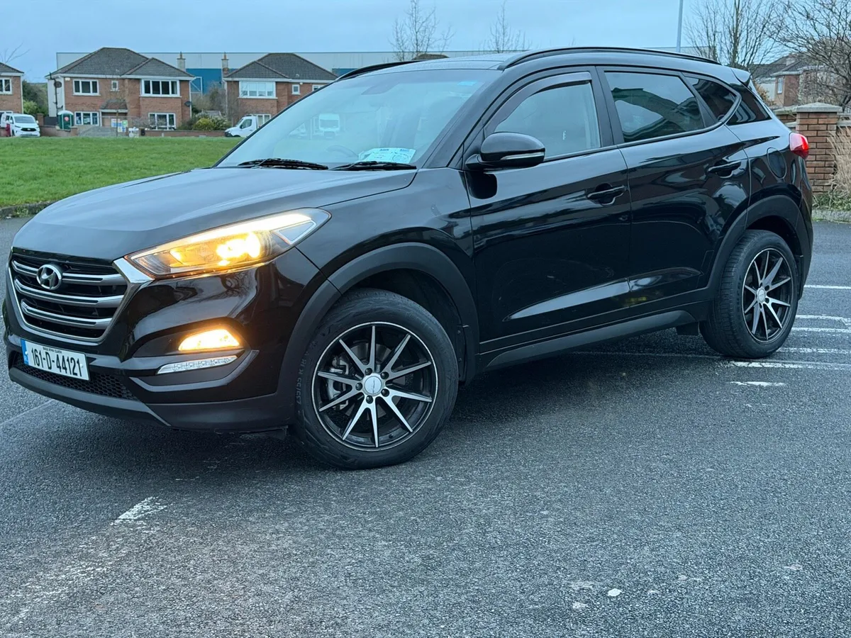 Hyundai Tuscon | High spec premium | Valid nct | - Image 1