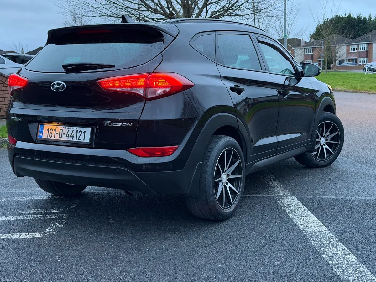 Hyundai Tuscon | High spec premium | Valid nct | - Image 4