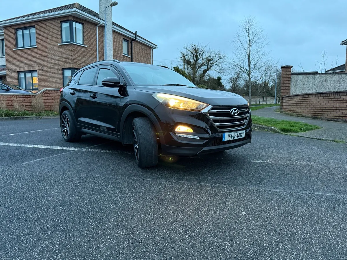 Hyundai Tuscon | High spec premium | Valid nct | - Image 2