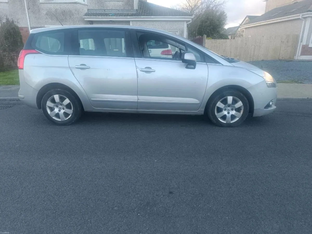 Peugeot 5008 - Image 4