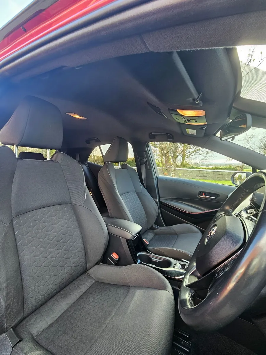 2020 Toyota Corolla Luna Sport Hybrid - Image 3