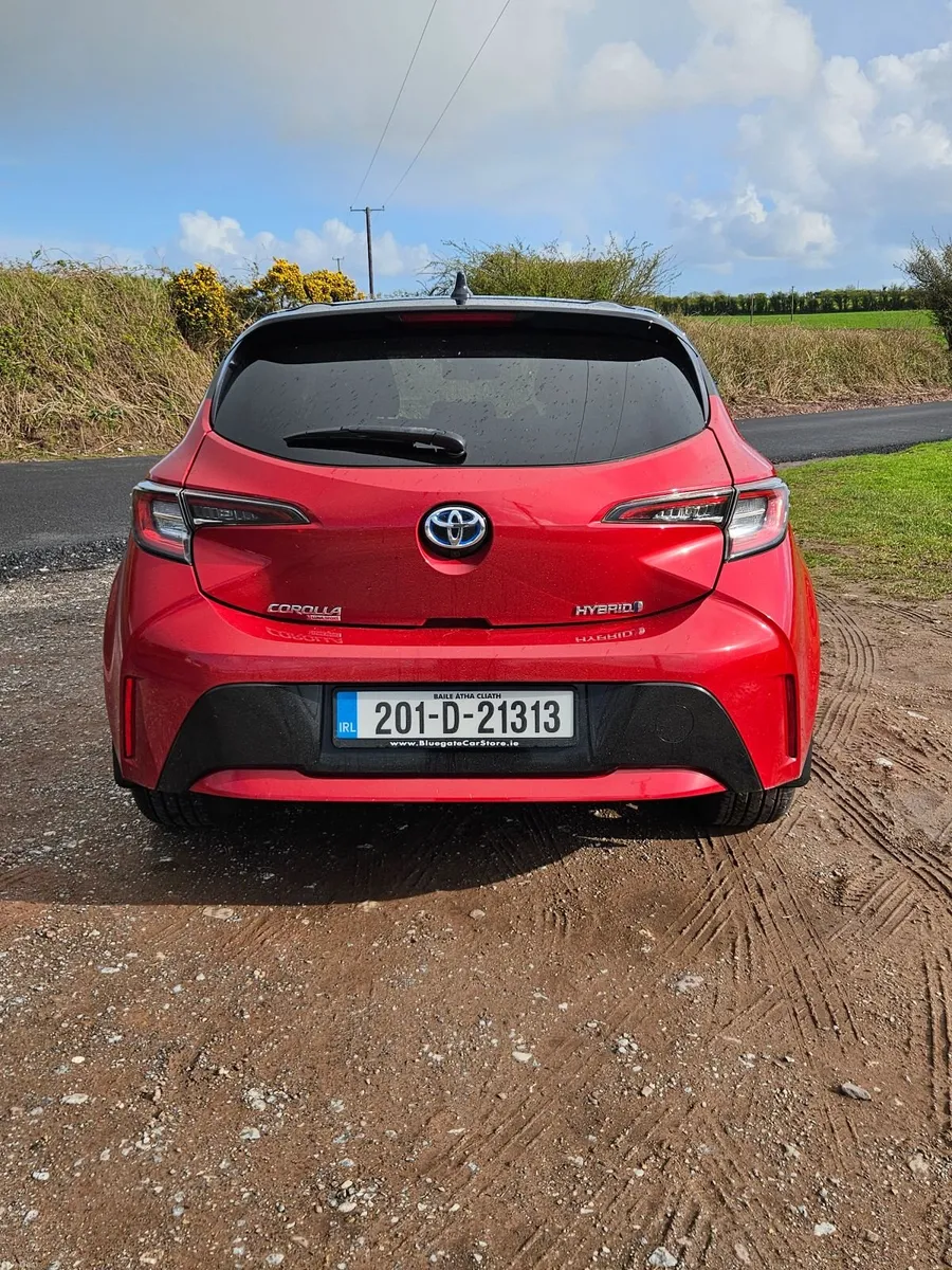 2020 Toyota Corolla Luna Sport Hybrid - Image 5
